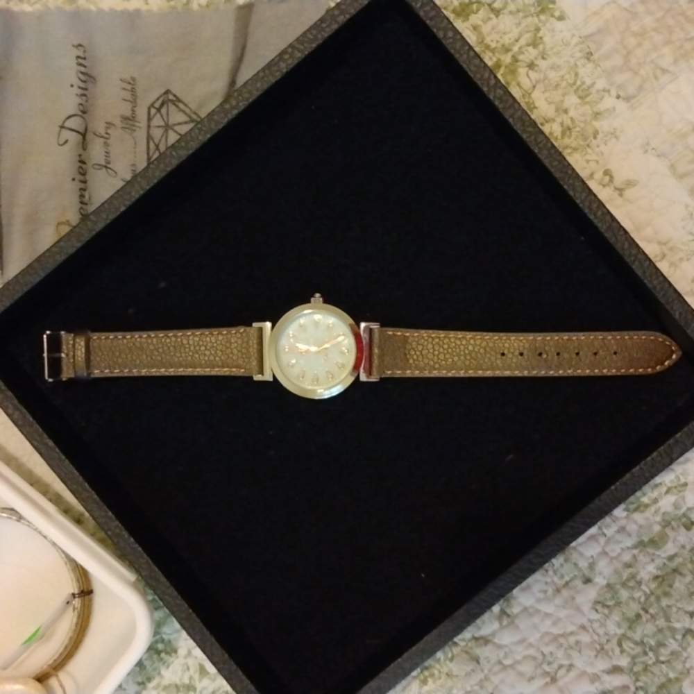 Premier Designs Watch. - Picture 5 of 8